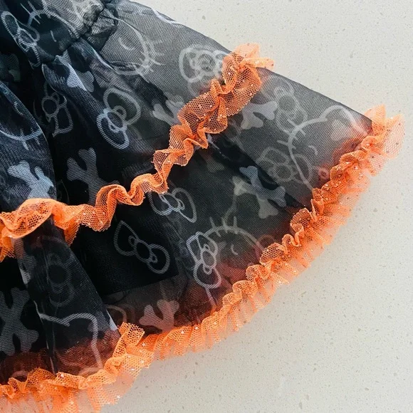 ✨SOLD on another platform 6.15.2022✨ Hello Kitty Halloween Skirt Size 3T - Picture 2 of 6